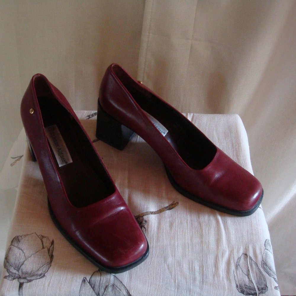 Etienne Aigner Dress Pumps